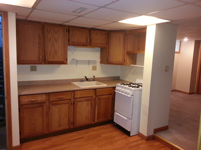 Photo - 421 E Lake St Unit Gardn