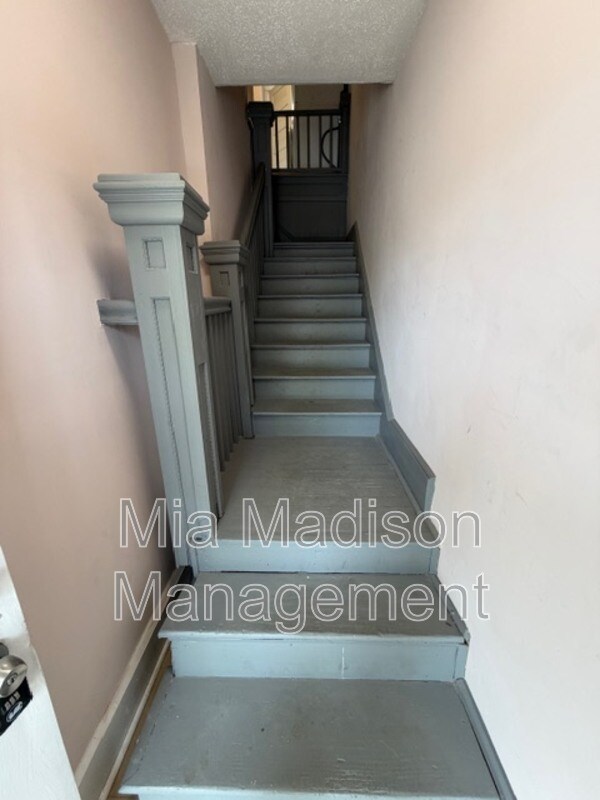 Photo - 513 W 35th St
