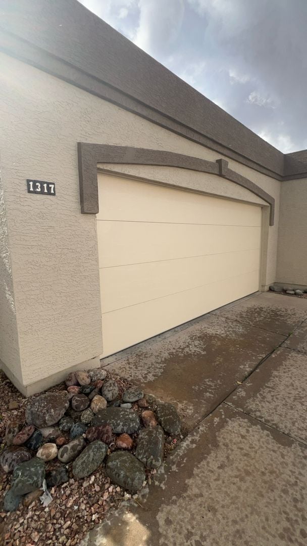 Building Photo - Two Bedroom, Two Bath Townhome in Tempe
