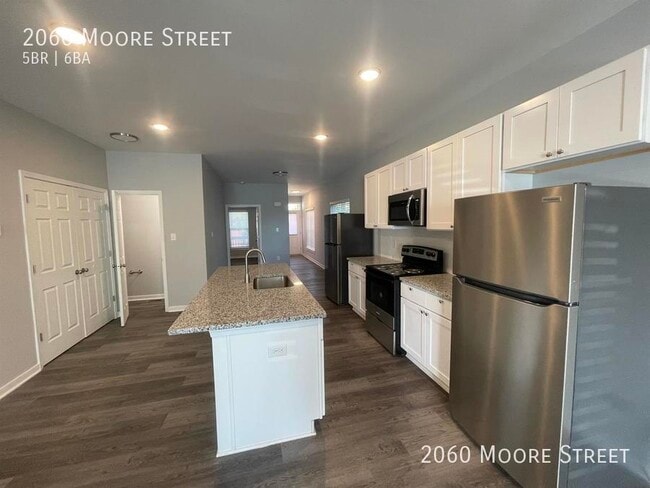 Photo - 2060 W Moore St