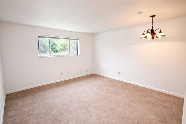 Photo - LAUREL GARDENS