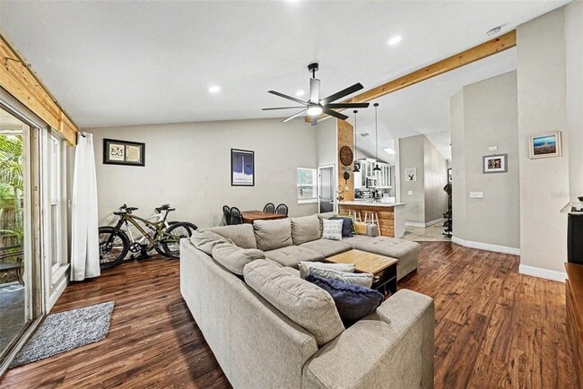 Photo - 6209 Interbay Blvd