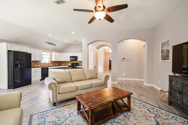 Photo - 11302 N Creekwood Hills Ln
