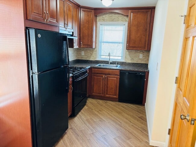 Photo - 27 1st St Unit 1