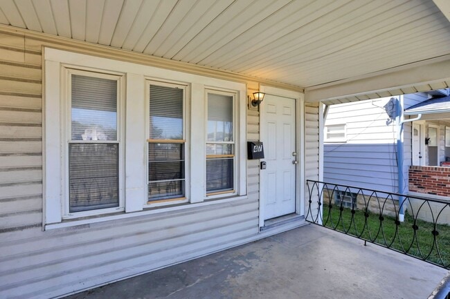 Photo - 45-47 N Hague Ave Unit 47