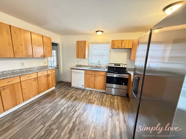 Photo - 4526 Albion Rd