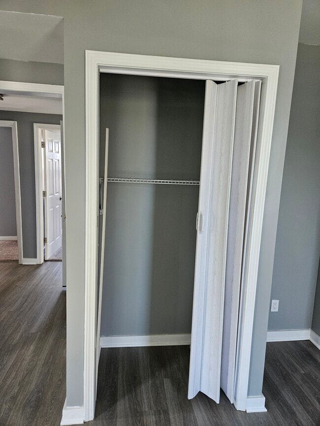 Photo - 1302 W 116th St Unit 2nd Fl