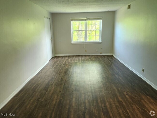 Building Photo - 7730 Ravenna Rd Unit 2 Rental