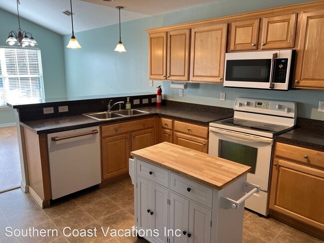 Photo - 3 br, 2 bath House - 408 Moat Court