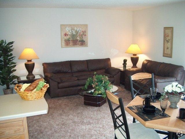 Living Room - College Hills West Apartments