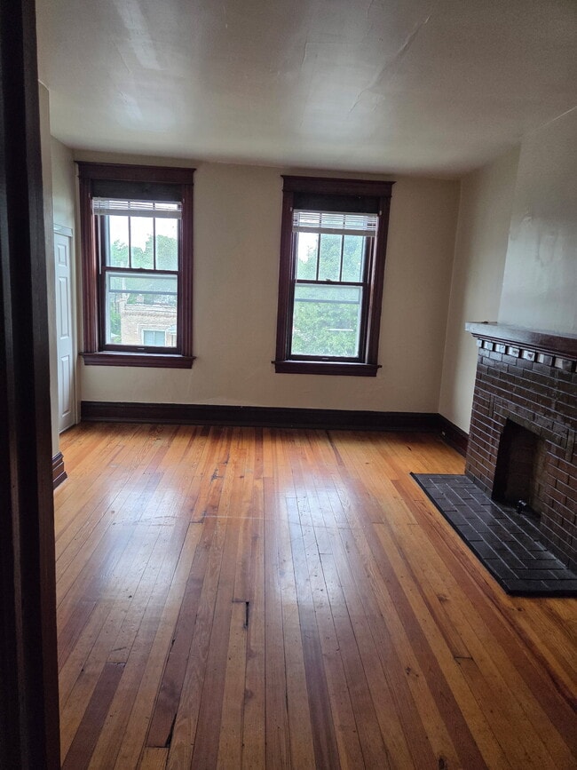 Building Photo - 5228 Louisiana Ave Unit 2F Rental