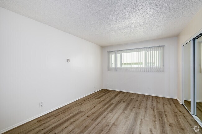 1BR, 1BA - 740SF - Bedroom