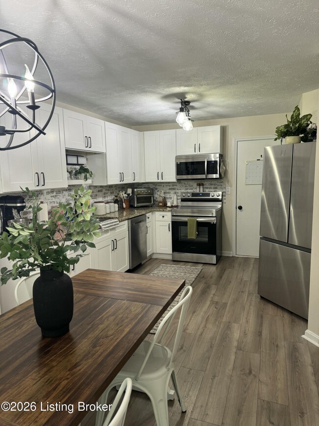 Photo - 4110 Hickoryview Dr