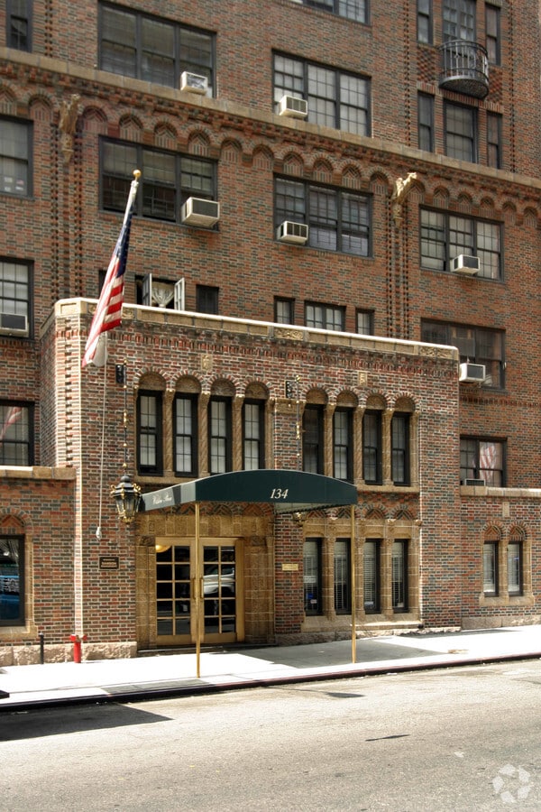 Photo - Wilshire Plaza