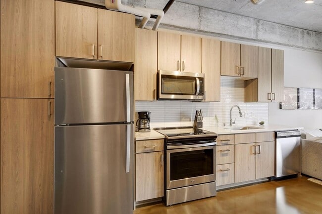 Photo - 728 N 3rd St