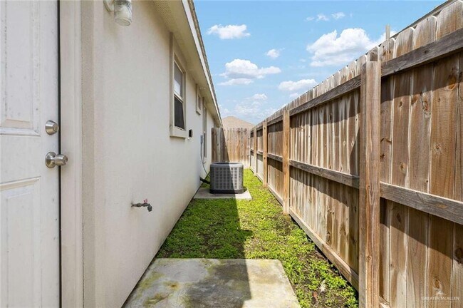 1404 Alta Vista Dr Unit 3