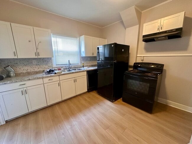 Photo - 323 N Gladstone Ave