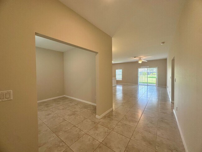624 Corrientes Cir