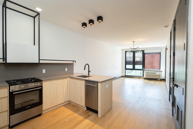Building Photo - 424 Arlington Ave Unit 204 Rental
