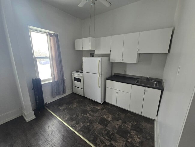 Building Photo - 501 McMillan Ave Unit 17