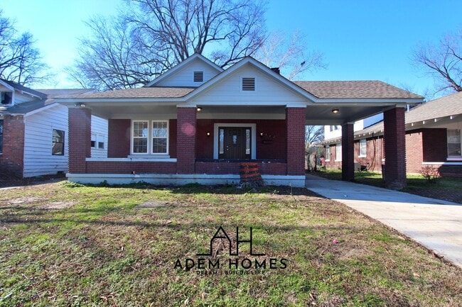 Building Photo - Beautiful Brick Home Minutes from Midtown, Crosstown, Rhodes College!!