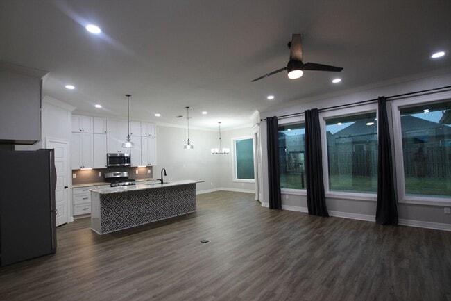 Photo - Stunning 3 bedroom 2 bath rental in Whitehouse! – A Must-See!