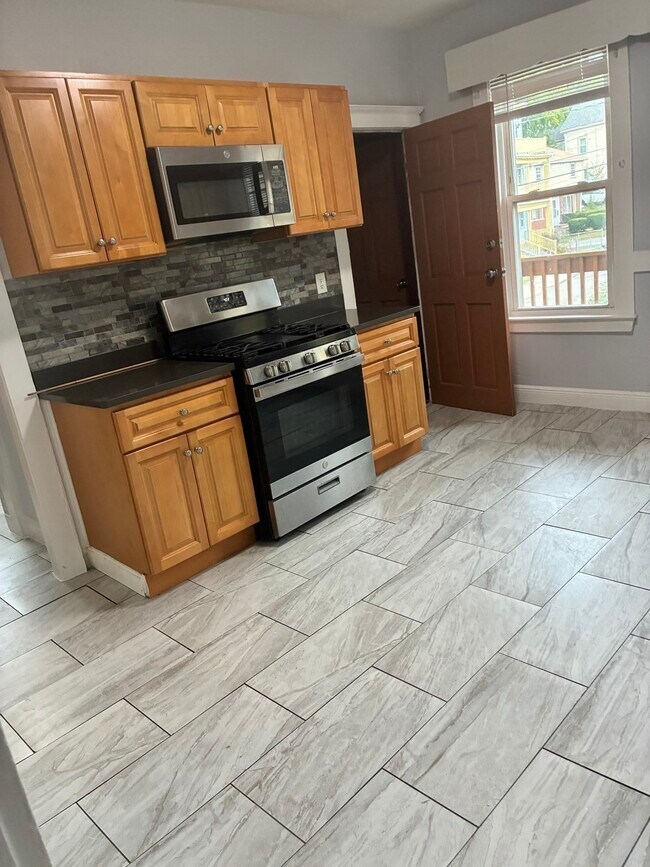 120 Capen St Unit 3
