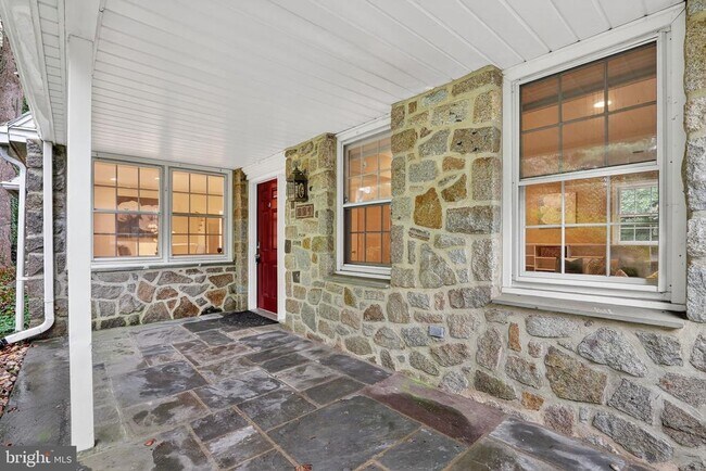 Photo - 829 Bryn Mawr Ave