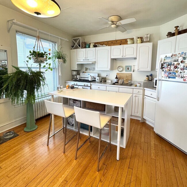 Building Photo - 26 N Butler St Unit 1