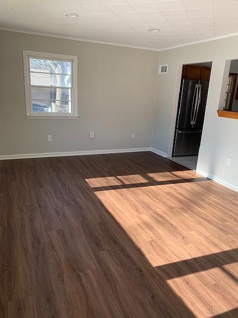 Photo - 582 Hitchcock Ave