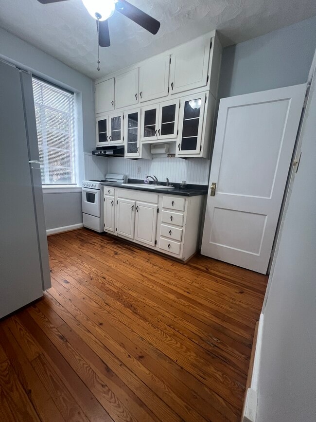 Photo - 1217 N Main St Unit Apt B