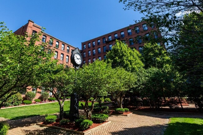 Photo - Stockbridge Court