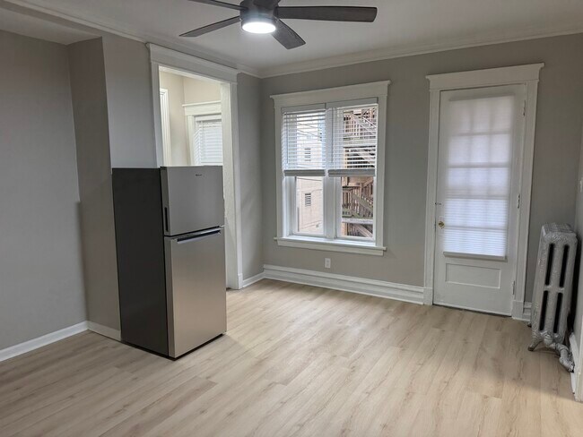 Photo - 4363 N Kenmore Ave Unit 209