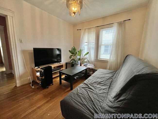 Photo - 121 Murdock St Unit 1