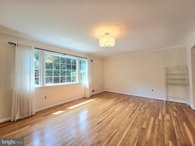 Photo - 111 Tamarisk Ct
