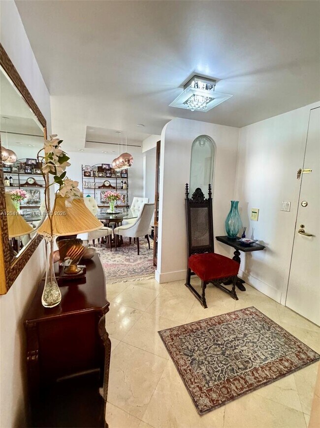 Photo - 19500 Turnberry Way Unidad 15F