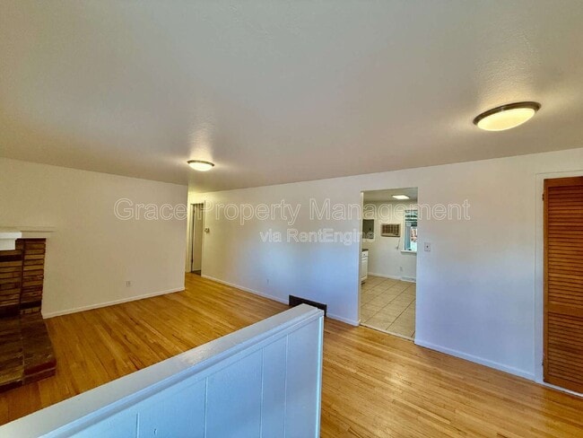 Photo - 1125 W 8th Ave Dr