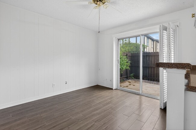 Photo - Spacious & Exciting Townhome style Condo