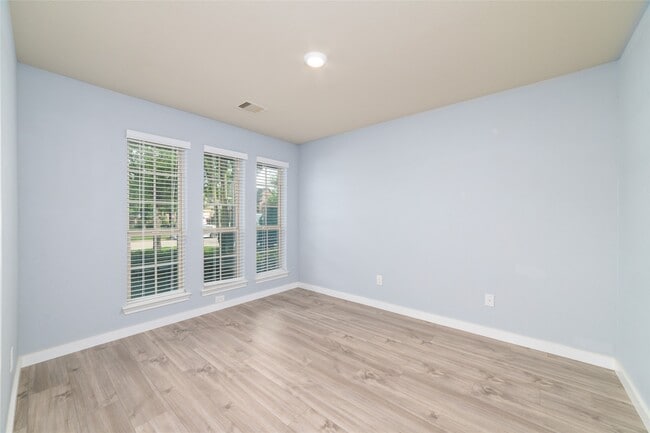 Photo - 15615 Whispering Green Dr