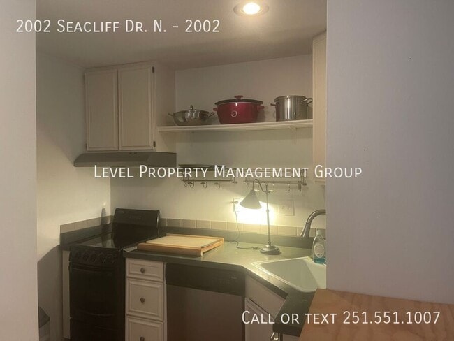 Photo - 2002 Seacliff Dr. N.-2002