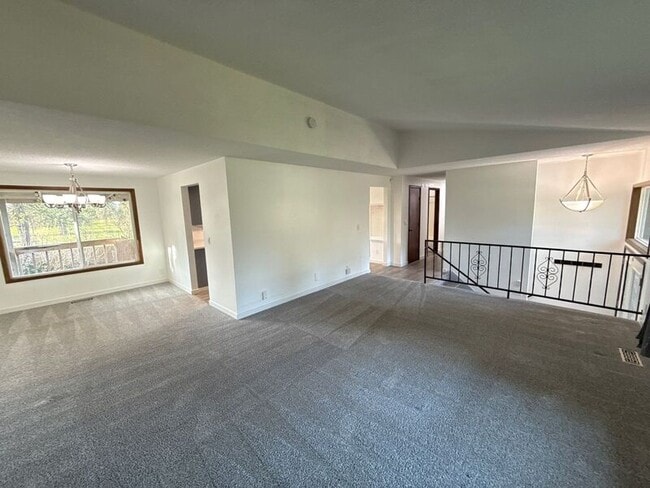 Photo - 869 Meadowlawn Dr SE