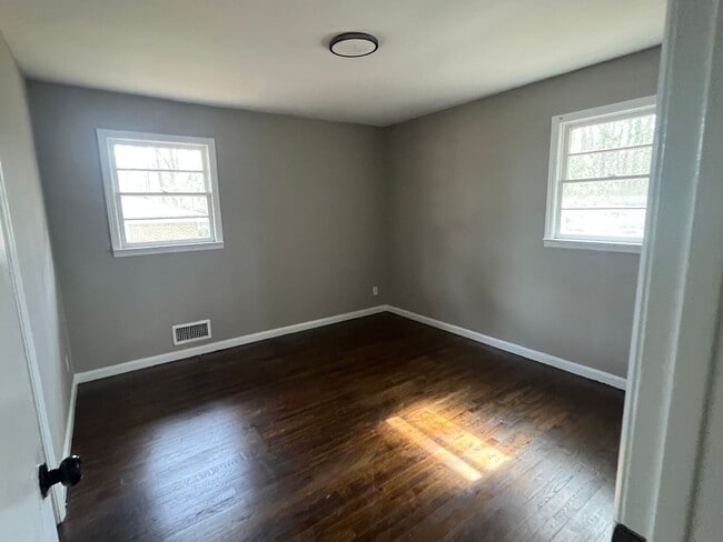 Photo - 2 Bedroom 1 Bath Duplex