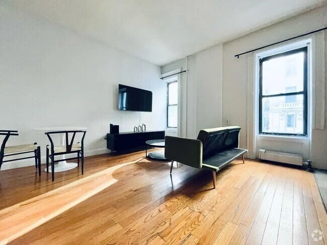 Building Photo - Furnished room/NOT APARTMENT Unit 3W