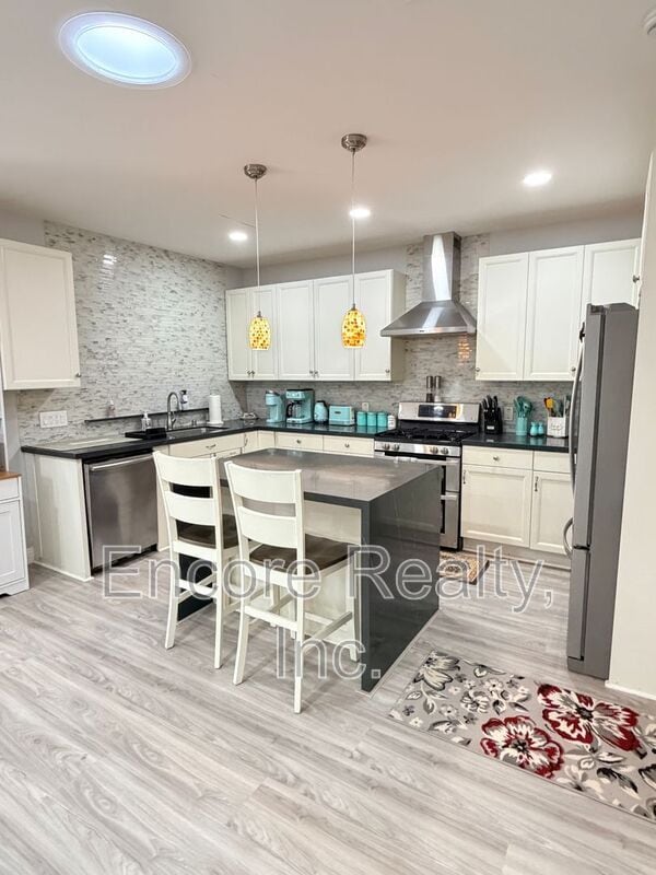 Building Photo - 10628 Louisa Dr