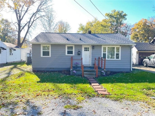 Photo - 2617 E 6th St