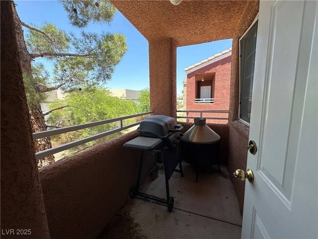 Building Photo - 4730 E Craig Rd Unit 2154