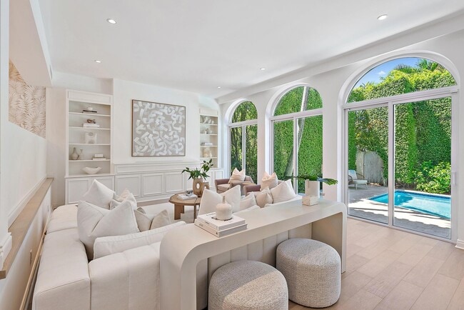 Photo - 245 Everglade Ave