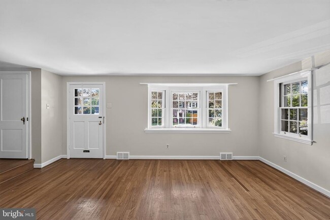 Photo - 216 Huron Ave