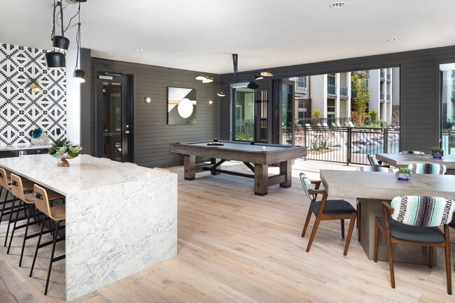 Pool Lounge
