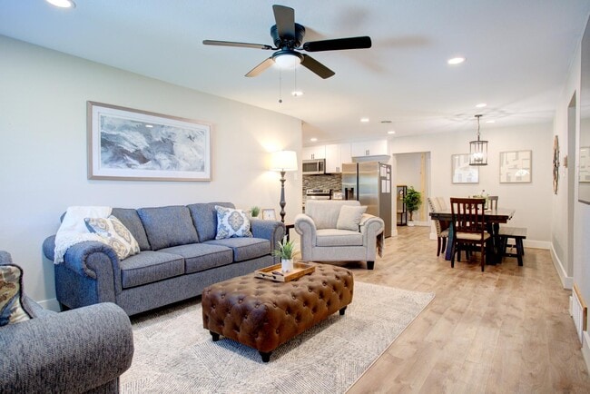 Photo - 5709 Walraven Cir